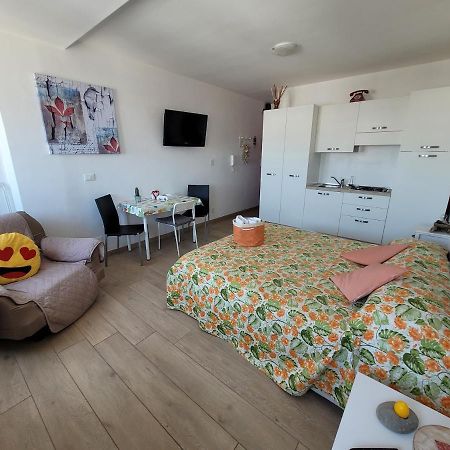 Rosato 3 Sea View Apartment Lignano Sabbiadoro Eksteriør bilde